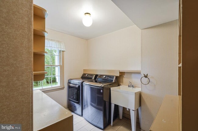 Building Photo - 5308 Hexagon Pl
