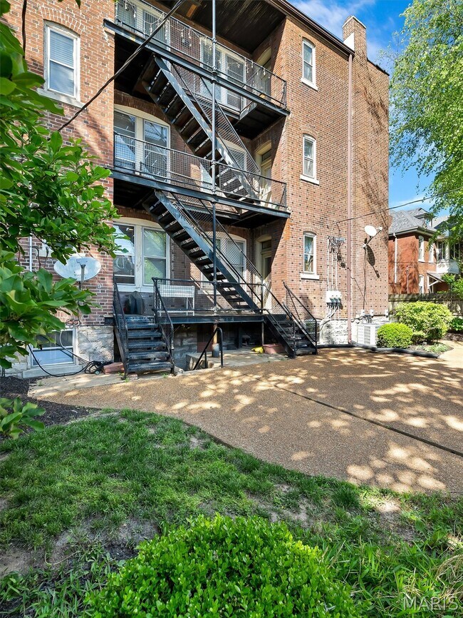 Building Photo - 3548 Victor St