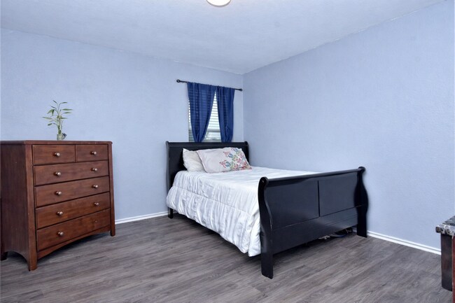 Building Photo - 251 Black Forest Rd