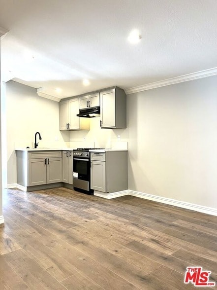 Building Photo - 14236 1/2 Tiara Street Unit