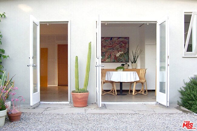 Building Photo - 1819 Euclid St