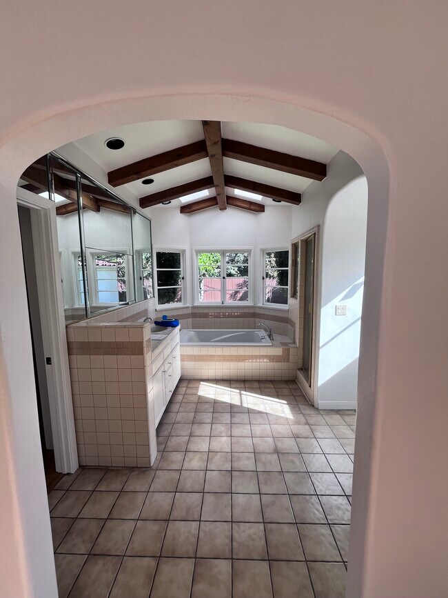 Building Photo - 11563 Hesby St