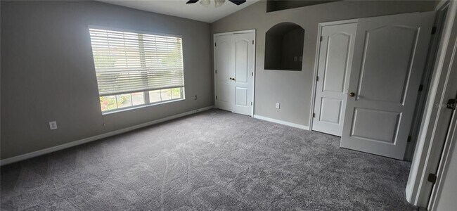Building Photo - 1048 Sleepy Oak Dr