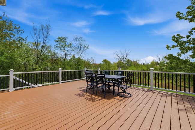 Building Photo - 2243 Sun Valley Dr