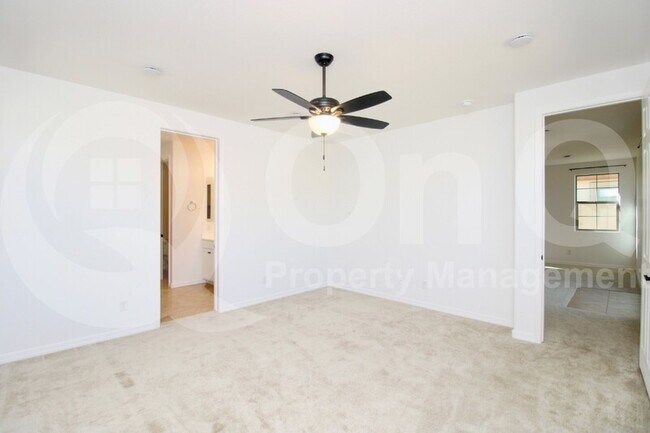 Building Photo - 1378 W Macaw Dr