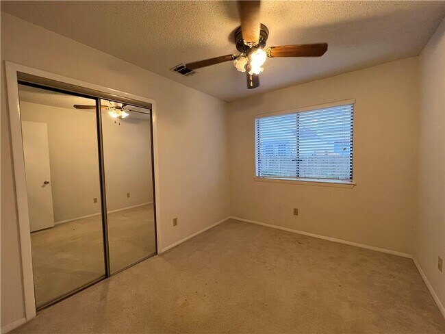 Building Photo - 11901 Swearingen Dr