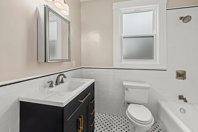 Building Photo - 81 Hoff St