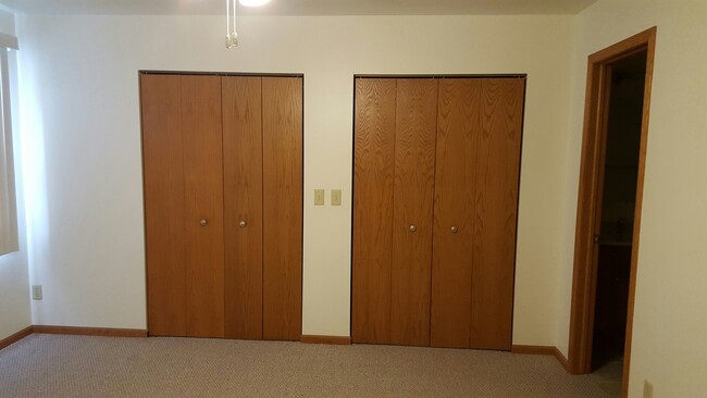 Building Photo - 703B Burgess Dr