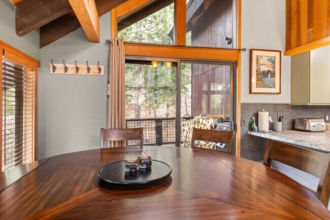 Building Photo - Alpine Meadows Winter Escape Ski Lease