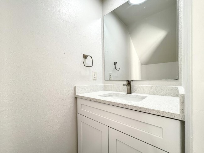 Building Photo - 10288 Turkey Lake Rd