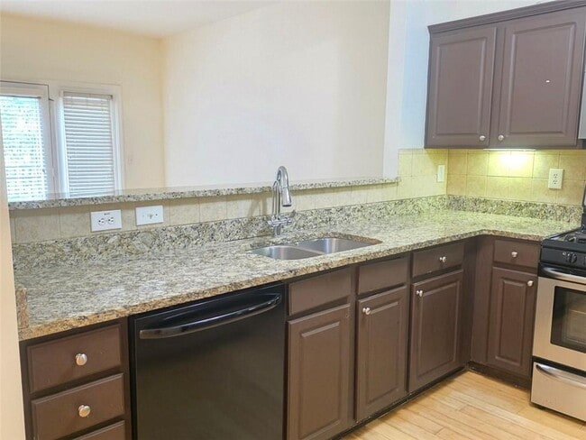 Building Photo - 1685 Southgate Mill Dr