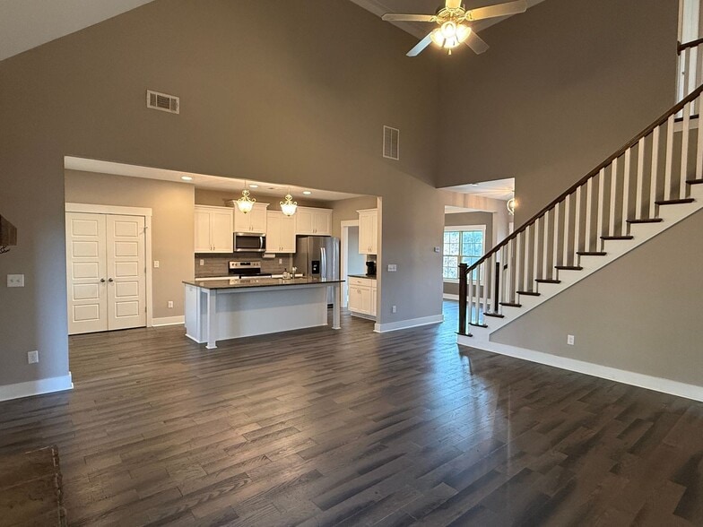 Building Photo - Beautiful Craftsman Style 2 Story Home in Parkerson`s Mill