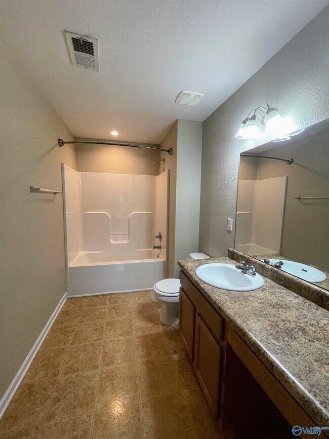 Building Photo - 229 Whitestone Dr NE