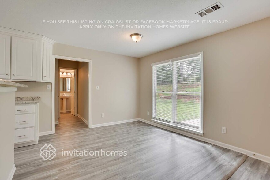 Building Photo - 156 Legacy Park Ln