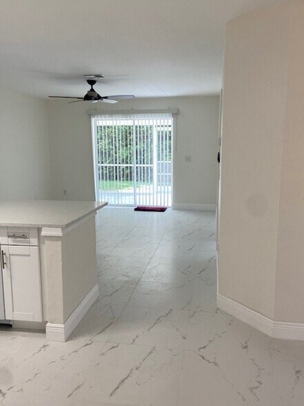 Building Photo - 1169 Lake McGregor Dr