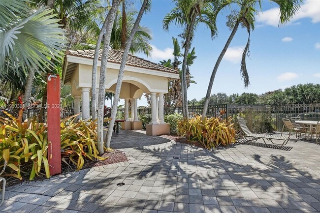 Building Photo - 2496 Centergate Dr