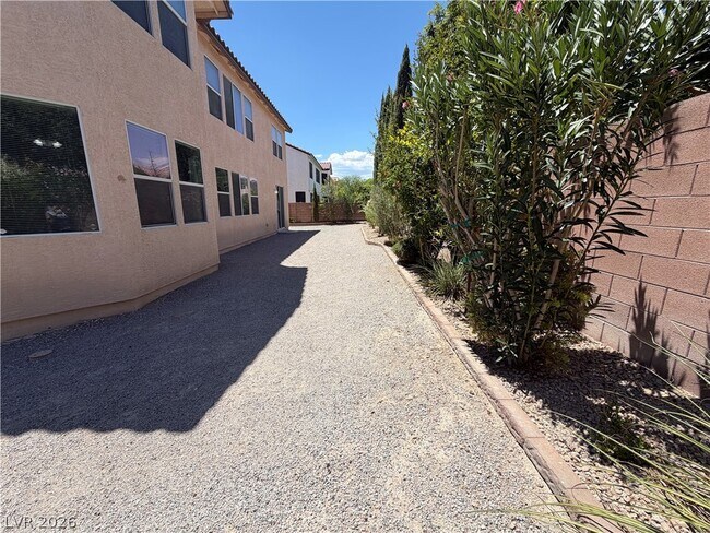Building Photo - 5604 Rocky Ravine Ave