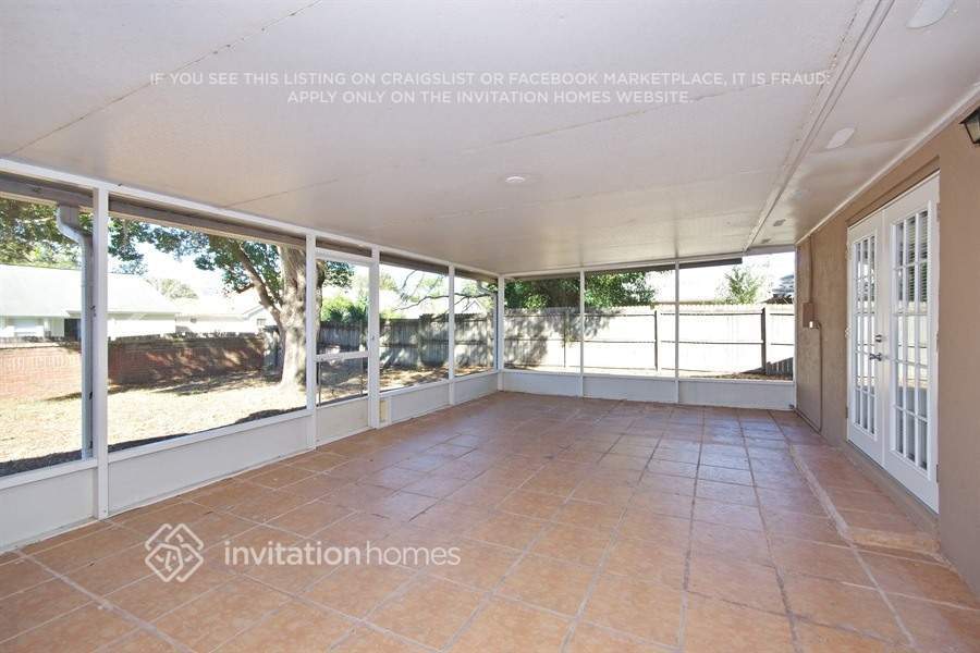 Building Photo - 1752 W Cheryl Dr