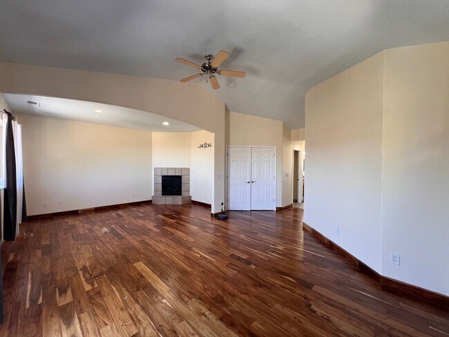 Building Photo - Coming Soon-- Large Beautiful Home off Tol...