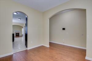 Building Photo - 3631 Mossland Dr