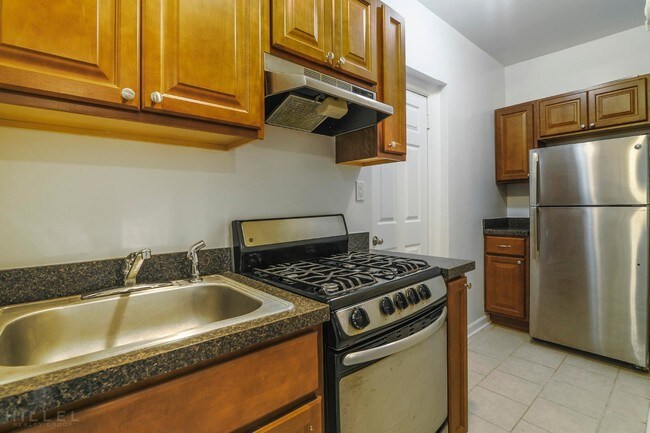 Building Photo - 11921 Metropolitan Ave