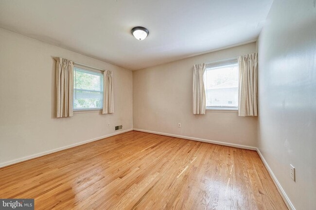 Building Photo - 9516 Bonair Dr