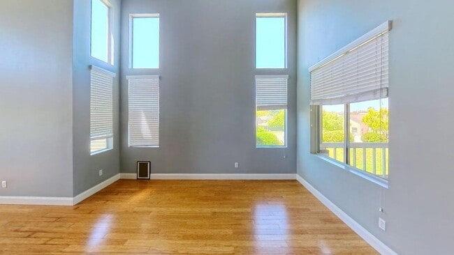 Building Photo - 526 Wrightwood Rd