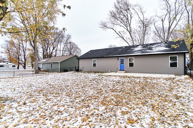 Building Photo - 730 N East St