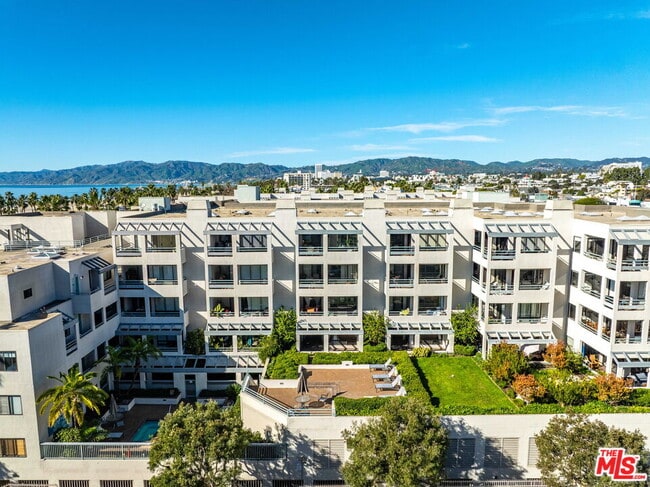 Building Photo - 140 Ocean Park Blvd