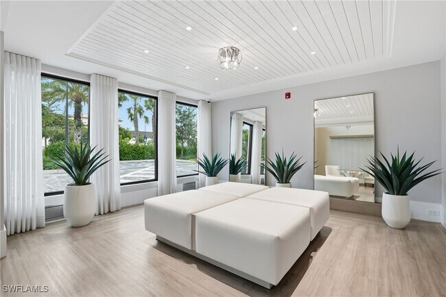 Building Photo - 1125 Central Ave