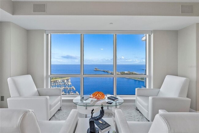 Building Photo - 400 Beach Dr NE