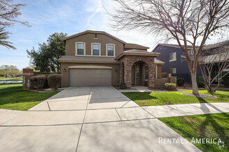 Building Photo - 4-bedroom 3 bath home in Gilbert