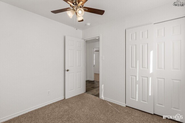 Building Photo - 4717 Bonny Dr