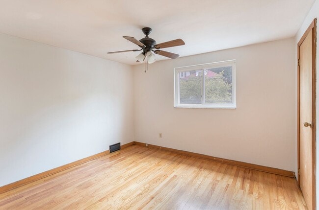 Building Photo - Classic Brick 2 Story Traditional Home in the heart of Swissvale.  Available Immediately.