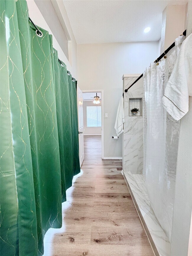 Building Photo - 18714 Haughland Dr