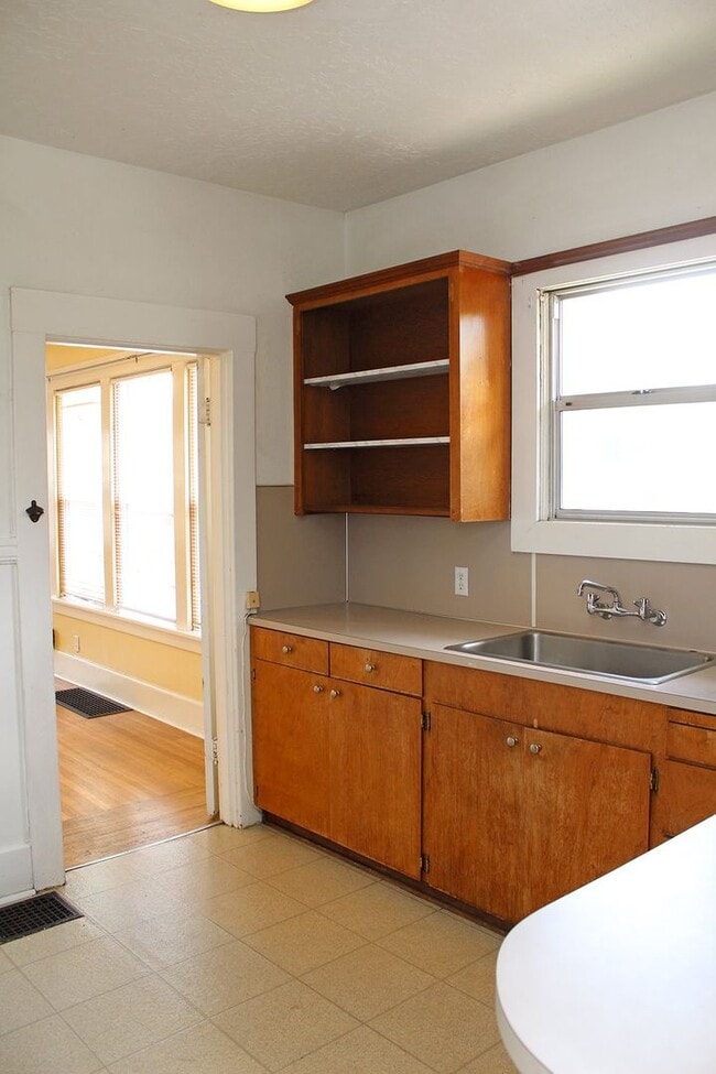 Building Photo - 2257 SE 43rd Ave