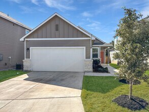 Building Photo - 14630 Emerio Dr