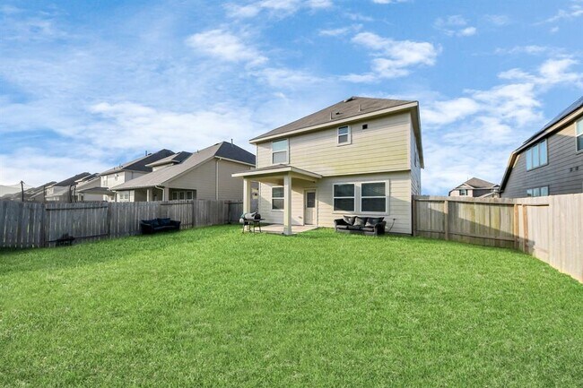 Building Photo - 6302 Prince Pl Dr