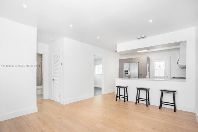 Building Photo - 3340 NE 13th Ave