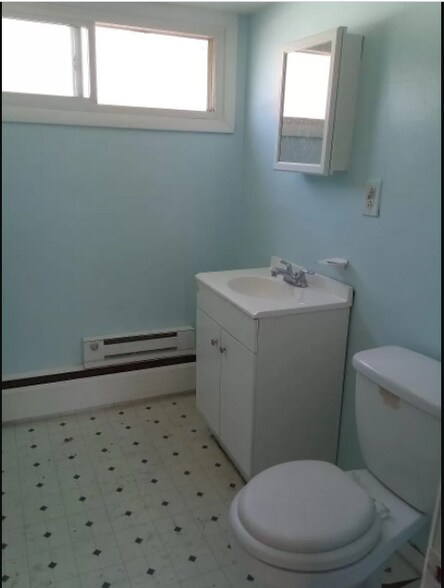 Building Photo - 9 Cherry St