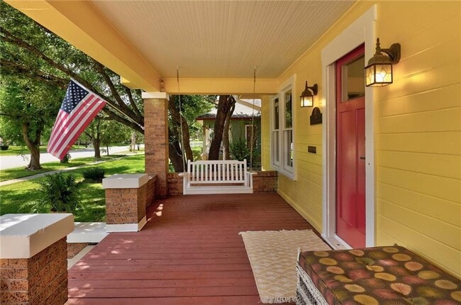 Building Photo - 1604 S Main St