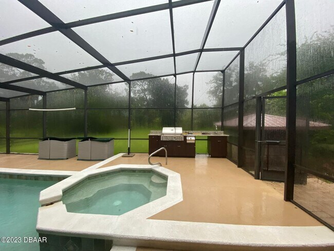 Building Photo - 1 Arrowhead Dr