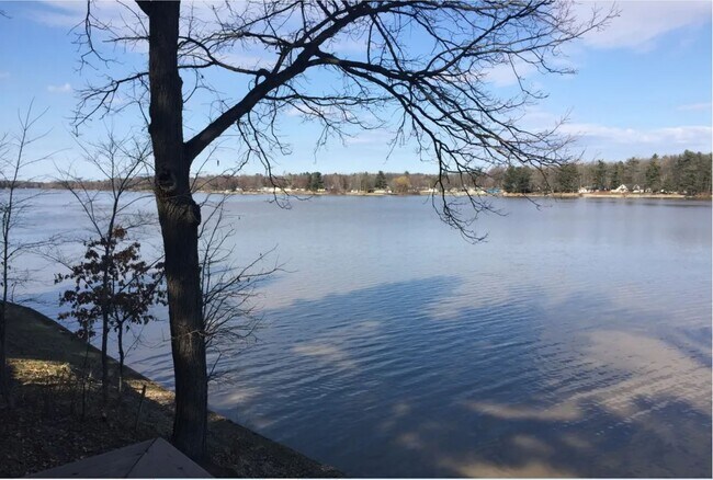 Building Photo - 3886 N West River Rd