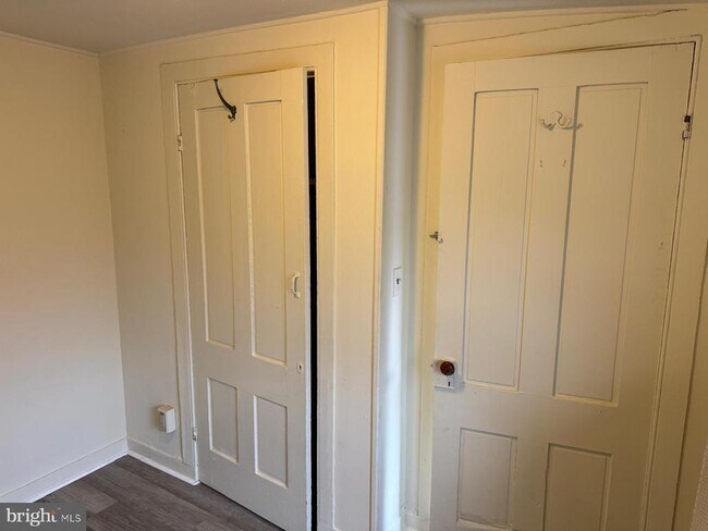 Building Photo - 230 W Lafayette Ave