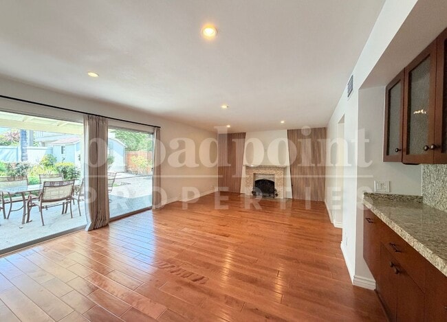 Building Photo - 203 Chapalita Dr