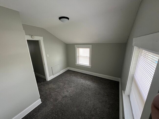 Building Photo - 2641 Noble Ave