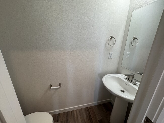 Building Photo - 1631 Elsie Jean Trl