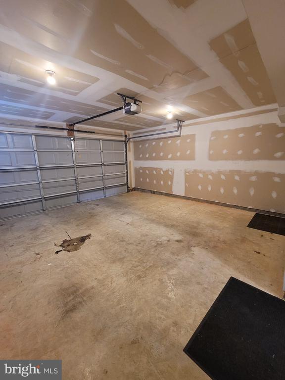 Building Photo - 303 Edelen Station Pl