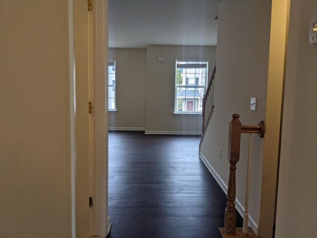 Building Photo - 3 Bedroom Townhouse for Rent in Waynesboro!