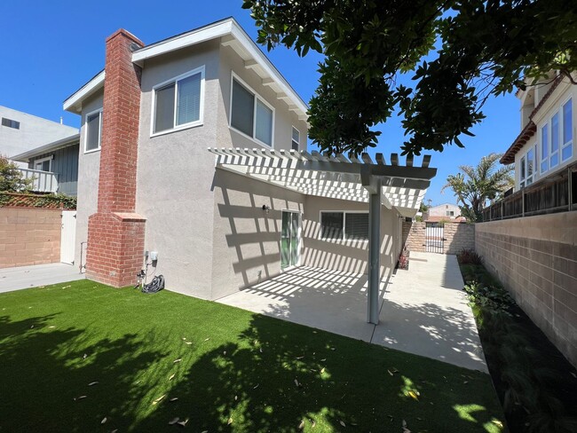 Building Photo - Pierpont Beach House for Lease!